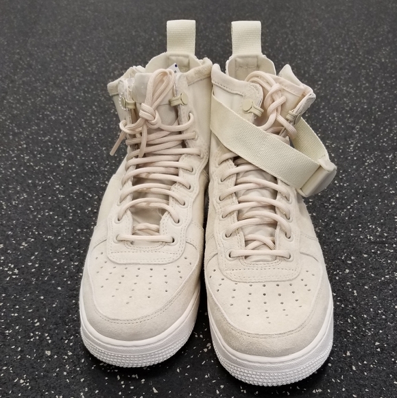 Nike Women's SF Air Force 1 Mid Fossil/Sail sz 9 - Picture 3 of 5